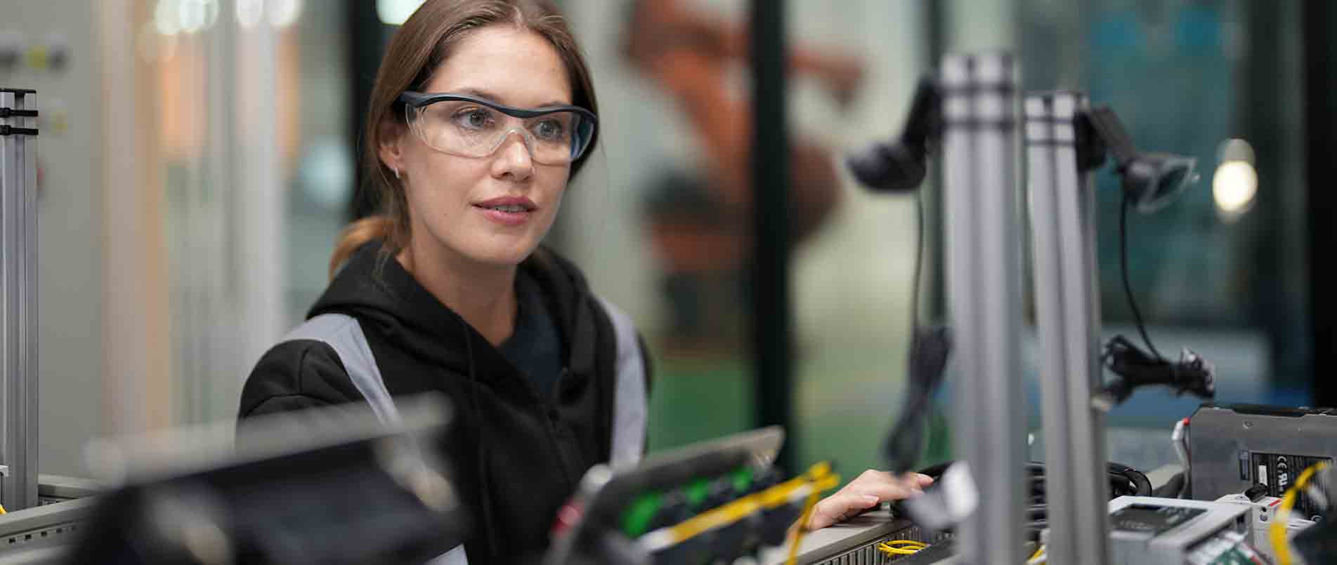 pp电子游戏官方网站精彩亮相IOTE 2024：探究技术融合，展望智慧未来